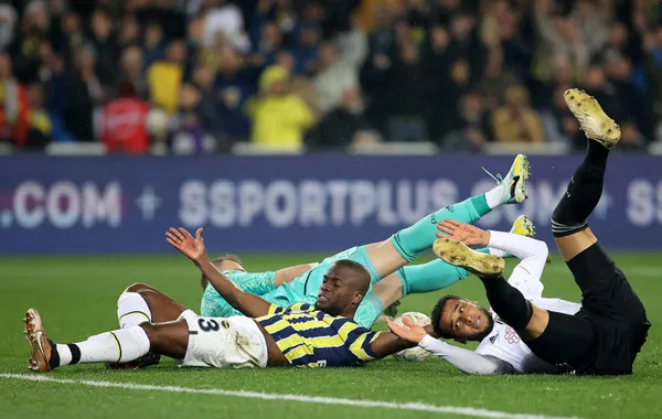 Tarihe geçen Fenerbahçe Beşiktaş derbisi! Kartal yine tarih yazdı - 6