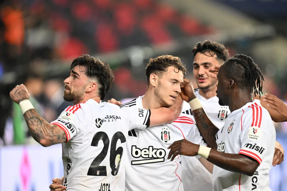 kartal-deplasmanda-hata-yapmadi-besiktas-gaziantep-engelini-2-golle-gecti-1777663159487.jpg Fotoğraf (AA)
