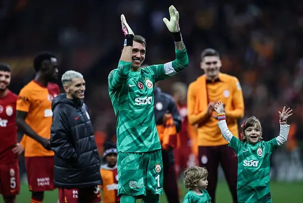 1709720479203.jpg Fernando Muslera'dan Galatasaray taraftarına müjdeli haber! Bir yıllık sözleşmeye imza atıyor... - 2