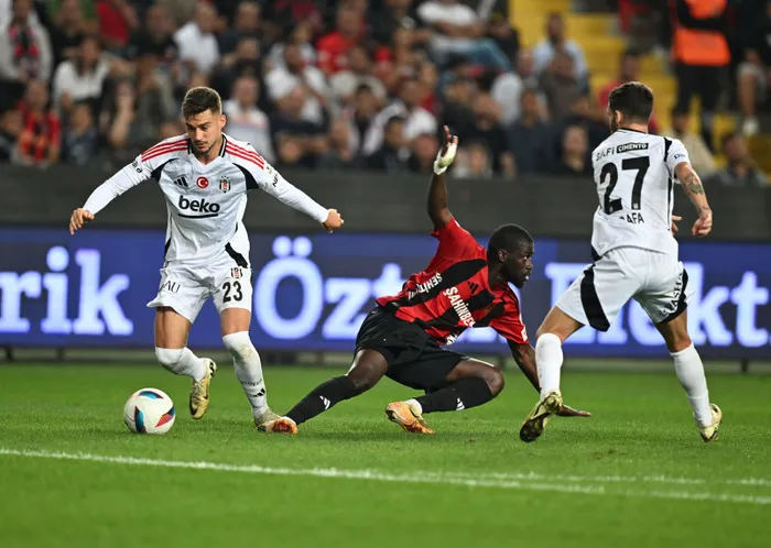 Giovanni van Bronckhorst'a sert sözler: Bir değil bin kez YUH! - 3