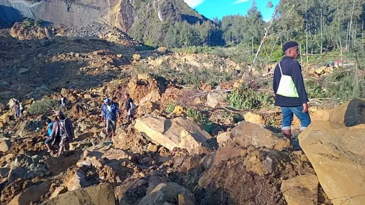 Papua Yeni Gine'de büyük felaket 2 binden fazla kişi toprak