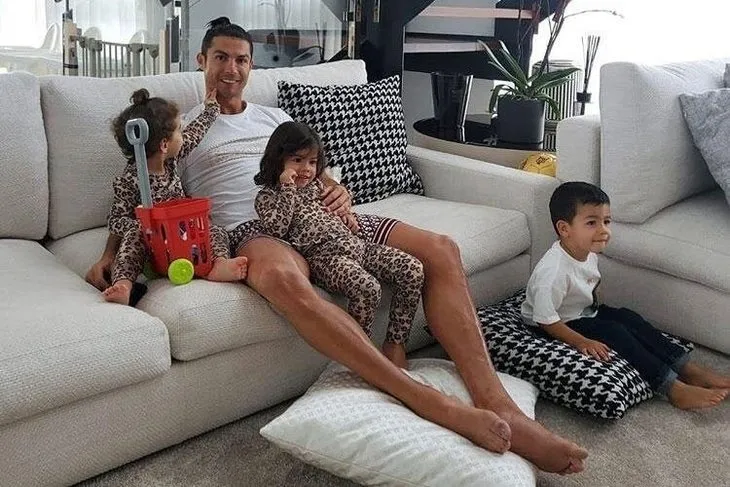 Corona virüs karantinasında bulunan Ronaldo’nun yeni adresi çok şaşırttı!