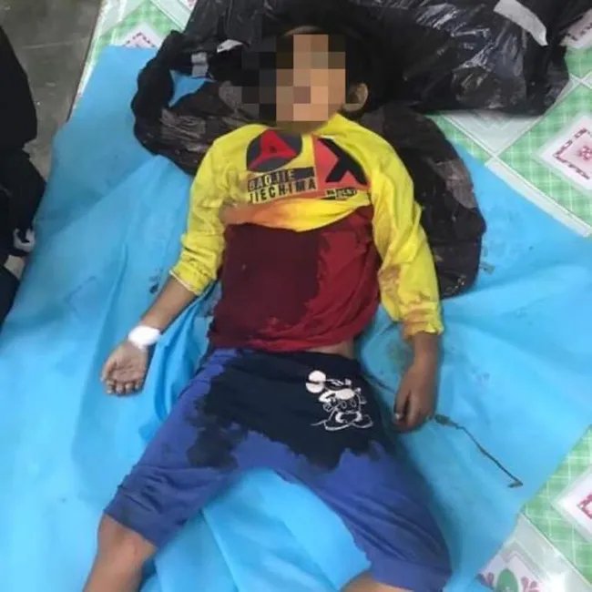Myanmar'da darbeciler 7 yaşındaki kızı babasının kucağındayken vurup öldürdü - 1