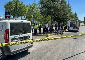 Uşak'ta motor kazası can aldı! 19 yaşındaki sürücü hayatını kaybetti