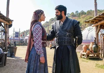 Kuruluş Osman'ın Bala Hatun'u Özge Törer: Kadınlar o dönemde de güçlü
