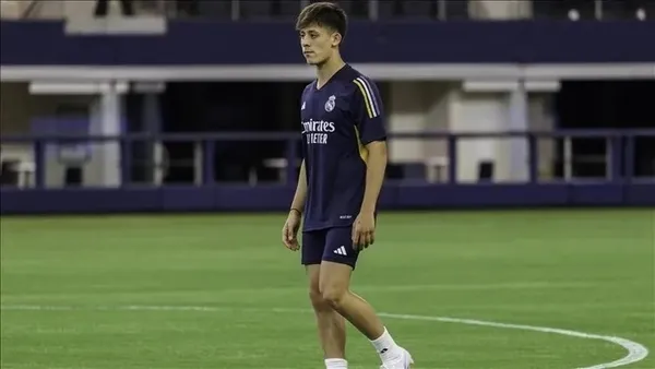 arda-guler-real-madrid-formasi-giyemeden-takimdan-ayriliyor-iste-yeni-rotasi-1703775323654.jpeg Arda Güler Real Madrid forması giyemeden takımdan ayrılıyor! İşte yeni rotası... - 4