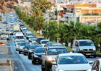Tatile gidenler dönmüyor! Fiyatlar yüzde 30 arttı...