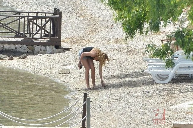 Eşi Kenan İmirzalıoğlu ile tatil sezonunun açan Sinem Kobal’ın zor anları 3