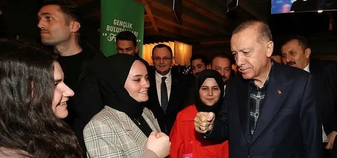 Muhalefetin gençler bizi istiyor algısı karşılık bulmadı! Başkan Erdoğan’ın etrafında birleştiler