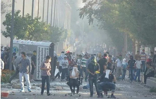 Kobani finansörü Mustafa Demir’e İzmir Büyükşehir Belediyesinde şeflik! Yunanistan’a kaçmaya çalışırken yakalandı