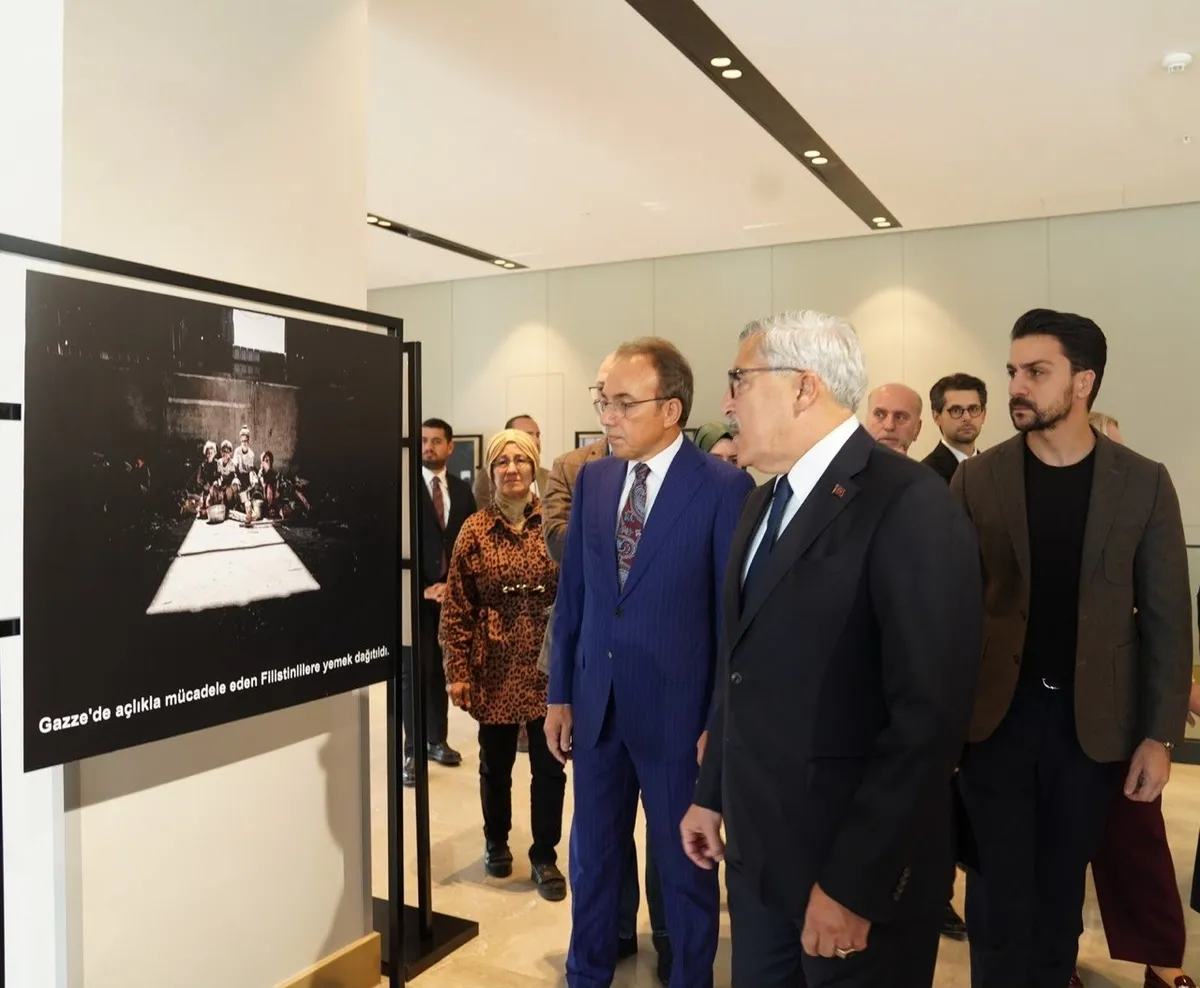AK Parti Kongre Merkezi’nde Gazze fotoğraf sergisi açıldı - 4