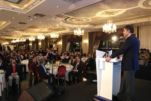 cumhur-ittifaki-ibb-adayi-murat-kurum-pazarci-esnafi-ve-vatandaslarla-bir-araya-geldi-istanbulda-200-yeni-paza-1706556138441.jpeg Cumhur İttifakı İBB adayı Murat Kurum pazarcı esnafı ve vatandaşlarla bir araya geldi! "İstanbul’da 200 yeni pazar açacağız" - 9