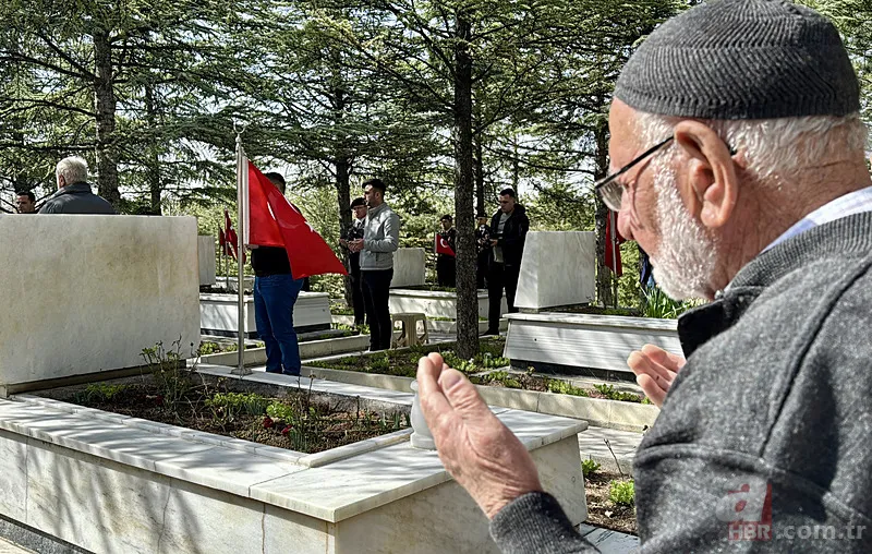 Mezarlık ziyaretinde okunması faziletli dualar | Peygamber Efendimizin kabir ziyaretinde okuduğu dua Arapça-Türkçe 6