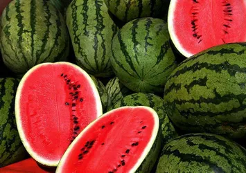 Karpuz yemek için 8 neden
