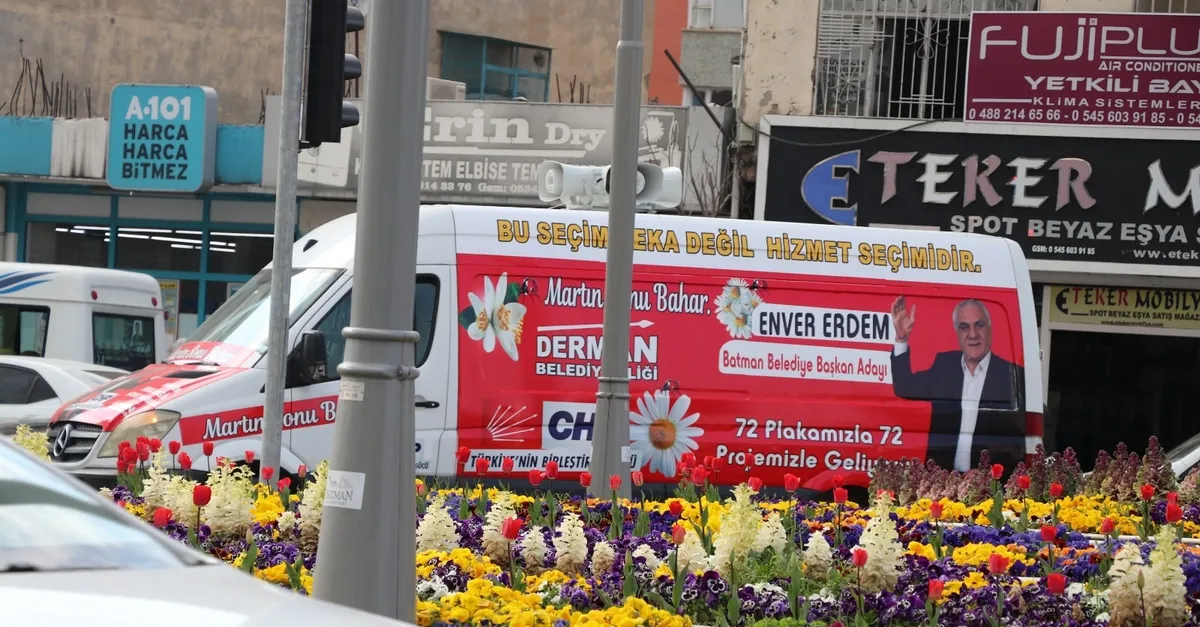 CHP Batman'da Demirtaş'ın sesiyle oy istiyor