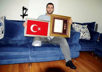 'Tek bacakla Afrin’e gider savaşırım'