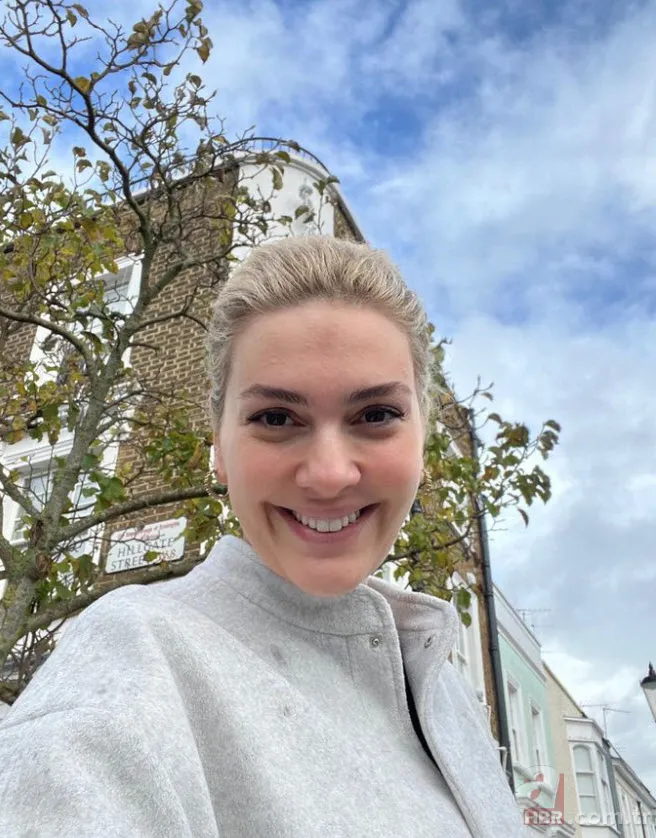 Bergüzar Korel Londra’da ev değiştirdi! Paylaşmaya doyamadı: “Yeni mahalle yeni hayat” 6