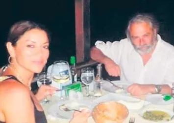 "Siz Hülya Avşar ile eski eşine bakın"
