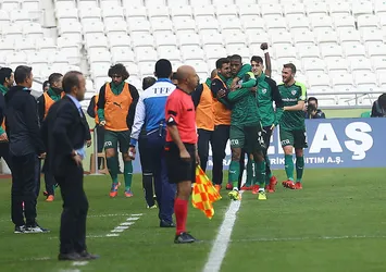 Bursaspor, Konyaspor'u 3-0 mağlup etti
