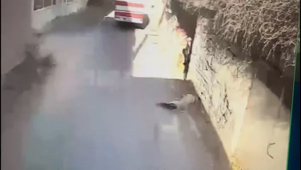 ispartada-kopege-carpip-yoluna-devam-eden-sofor-kamerada-1636964942447.jpg Isparta’da köpeğe çarpıp yoluna devam eden şoför kamerada - 1