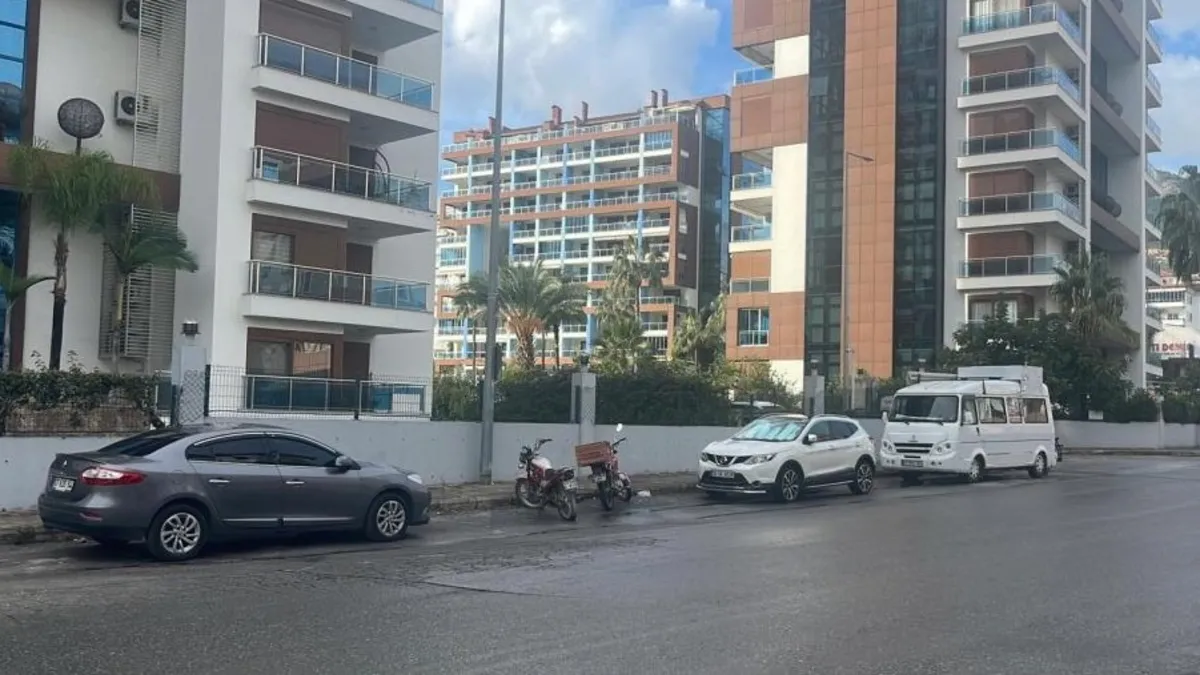 Antalya'da sokak ortasında dehşet! Kadını yumruklayan saldırgan yakalandı