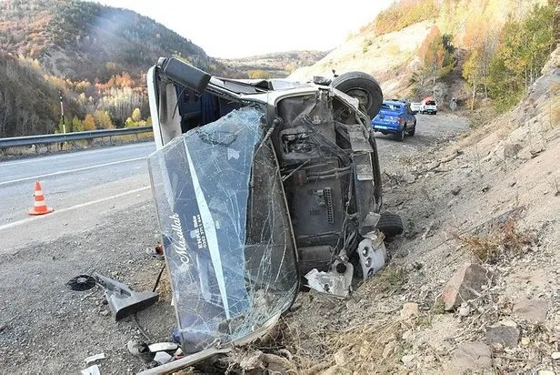 Son dakika: Sivas'ta işçileri taşıyan servis kaza yaptı! - 1