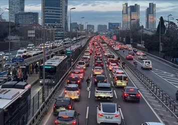 İstanbul'da trafik kilit! Yüzde 80'i aştı