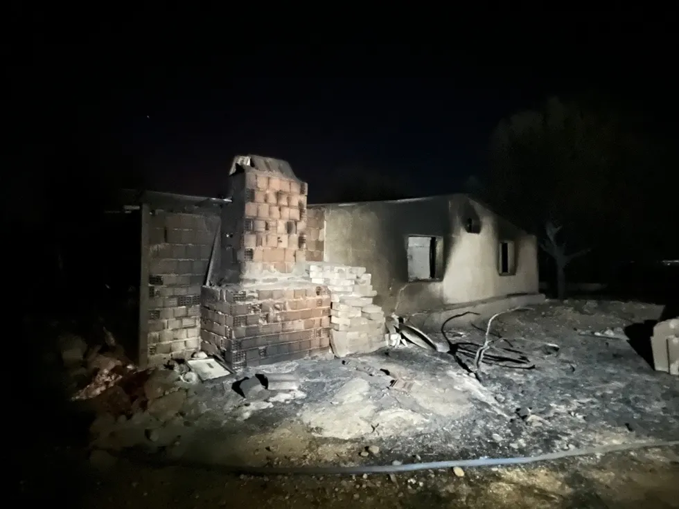 Seydikemer’den Kaş’a sıçrayan yangında ağır bilanço! Evler ve ahırlar yandı: Seralar zarar gördü, hayvanlar telef oldu - 3
