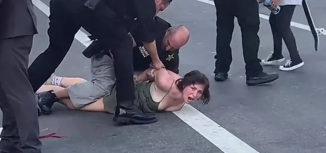 ABD’de polis şiddeti bitmiyor! Kadını sokak ortasında darp ettiler