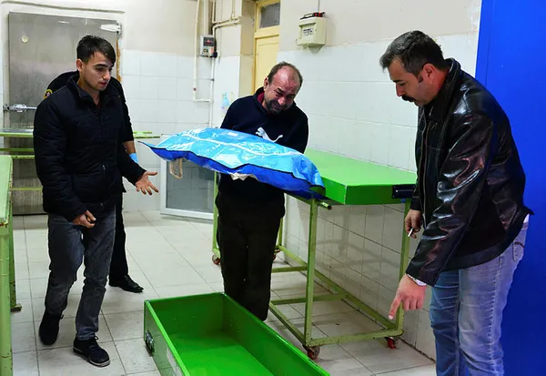 Bebeğinin cansız bedenini teslim aldı - 2