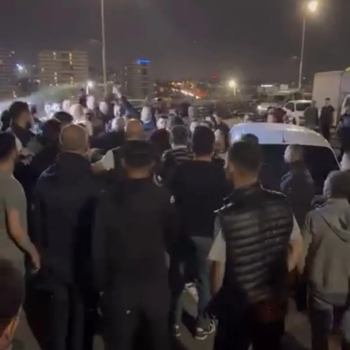 Bayrampaşa Hali’nde kavga! 12 polis yaralandı, 7 gözaltı var