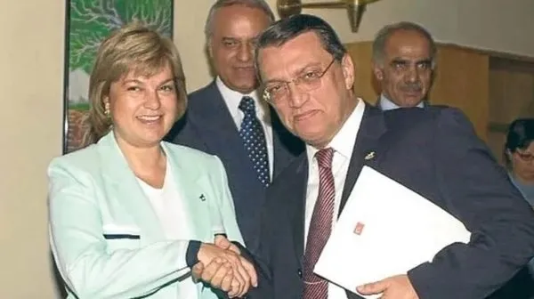 Mesut Yılmaz eşi Berna Yılmaz: Hastanede tedavisi devam ediyor