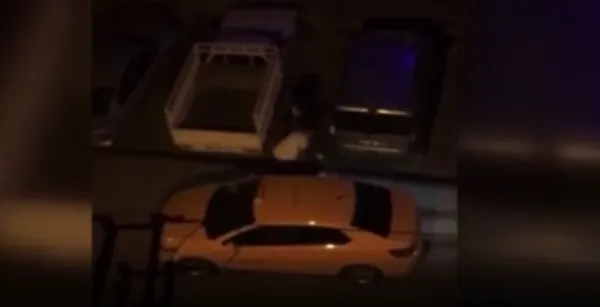 ankarada-korku-dolu-anlar-mahalleli-silah-seslerini-duyunca-cama-kostu-hapishaneden-cikti-arkadasi-vurdu-1656505363101.jpg Ankara’da korku dolu anlar! Mahalleli silah seslerini duyunca cama koştu: Hapishaneden çıktı, arkadaşı vurdu - 5