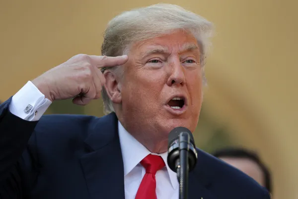 donald-trumptan-twitterin-sansuru-sonrasi-flas-hamle-kendi-sosyal-medya-platformunu-kuracak-1616357374129.jpg Donald Trump geri dönüyor! Twitter'ın sansürü sonrası flaş hamle! Kendi sosyal medya platformunu kuracak - 2
