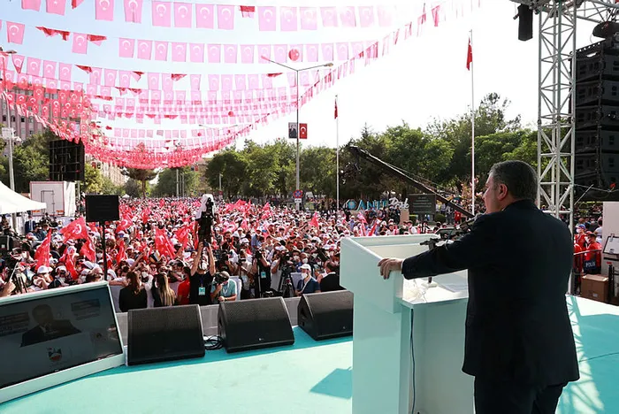 Sağlık Bakanı Fahrettin Koca’dan Diyarbakır’da önemli mesaj! Kurban Bayramı’nı işaret etti
