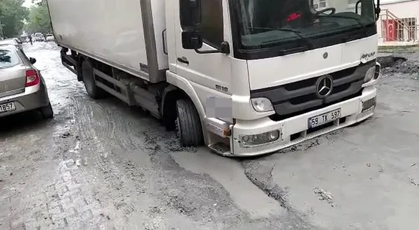 Son dakika | İSKİ Avcılar’da vatandaşın başına dert oldu! Çalışma yapılan yol 20 günde 4 kez çöktü