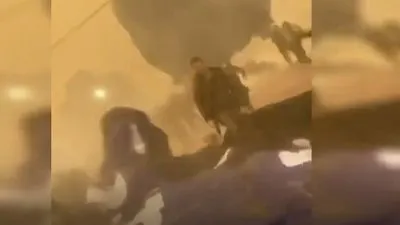 İsrail askerlerinin üzerine tabela düştü! Korkuyla kaçıştılar...