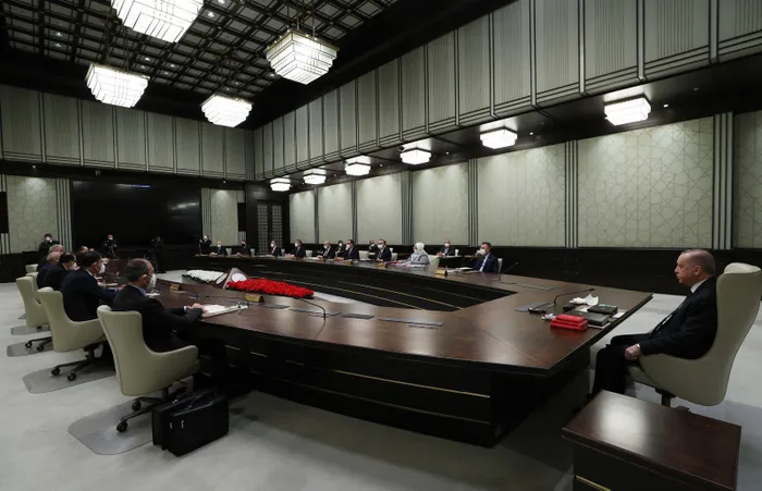 Son dakika: Ramazan'da tam kapanma olacak mı? Okullar kapanacak mı? Seyahat yasağı gelecek mi? Türkiye'nin gözü bu toplantıda