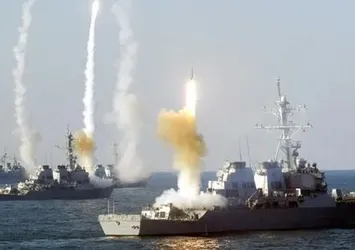 Kızıldeniz'de gerilim artıyor: Alman fırkateyni ABD İHA'sına ateş etti!