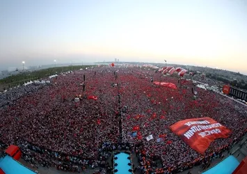 Avrupa medyasında "Demokrasi ve Şehitler Mitingi”