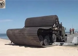 Bu askeri araç ve silahlar görenleri şaşırtıyor