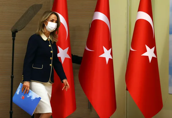 1609391761506.jpg Aylin Nazlıaka'dan skandal açıklama! CHP’nin kadınları tacize sessiz kaldı - 2