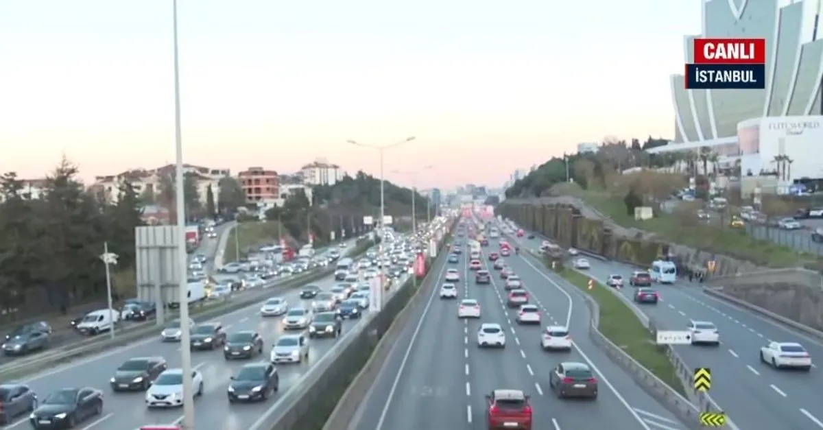 İstanbul’da sabah trafiği