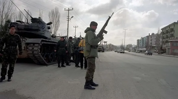 Arşivden Çıkan Gerçek | Türkiye’de 1990’larda yasaklı yılları! İnsanlığın bittiği ayrımcılık dönemi