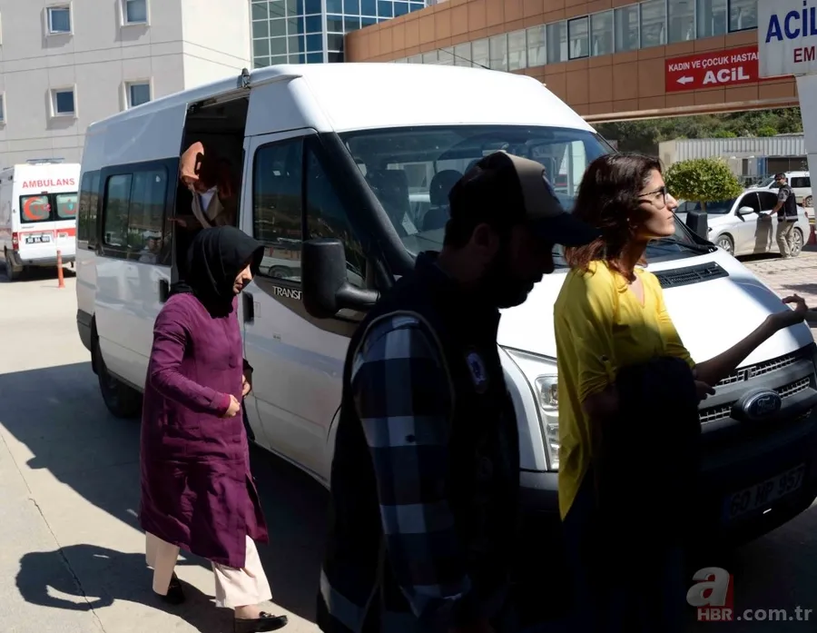 FETÖ operasyonunda yakalanan kadın objektiflere gülerek poz verdi 1