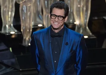Jim Carrey'nin başını kız arkadaşı yaktı