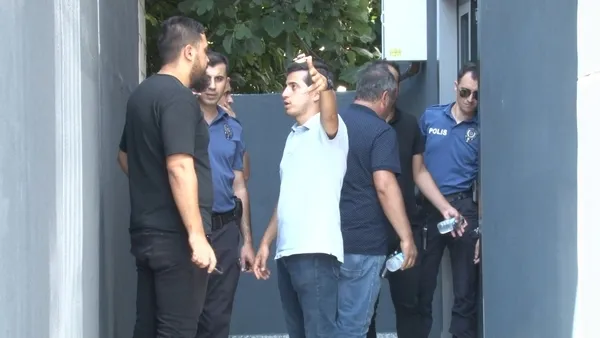 istanbulda-masaj-salonu-tartismasi-polis-ogul-dehset-sacti-1660801599822.jpg İstanbul’da “masaj salonu” tartışması! Polis oğul dehşet saçtı - 3
