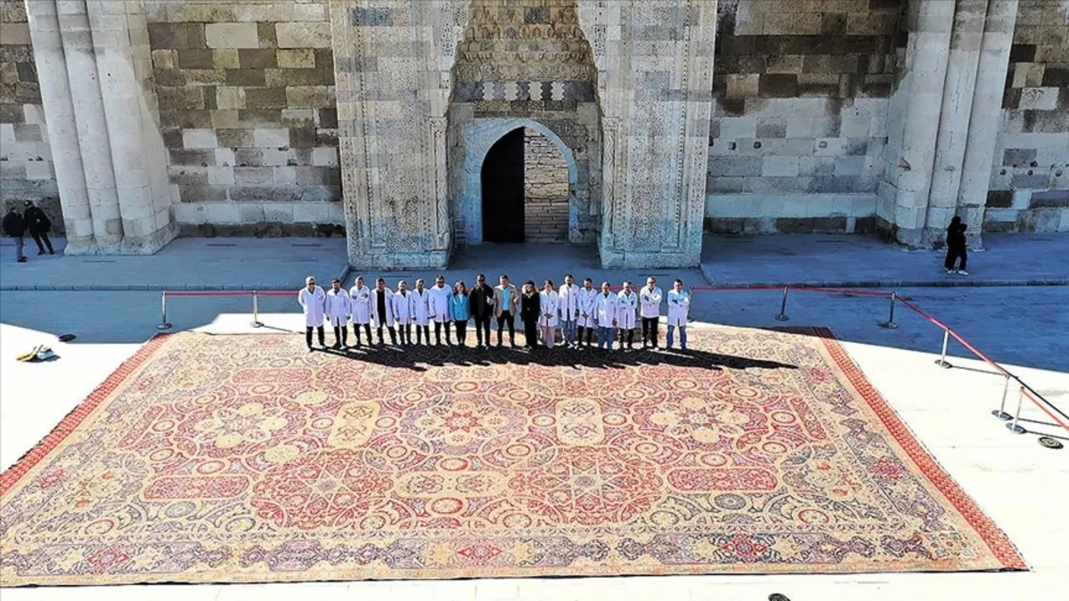 161,5 metrekarelik halı yeniden hayat buldu! Tarihi Hereke halısı Hollanda'ya uğurlandı