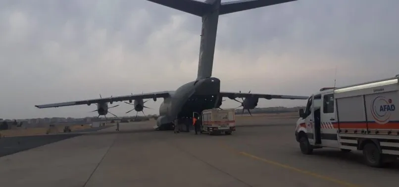 Msb Tarafindan Izmir Depremi Bolgesine 18 Sorti Gerceklestirildi