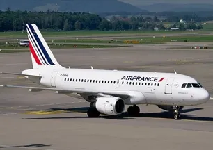 Fransa İngiltere ve Hollanda Orta Doğu'daki bazı uçak seferlerini iptal etti